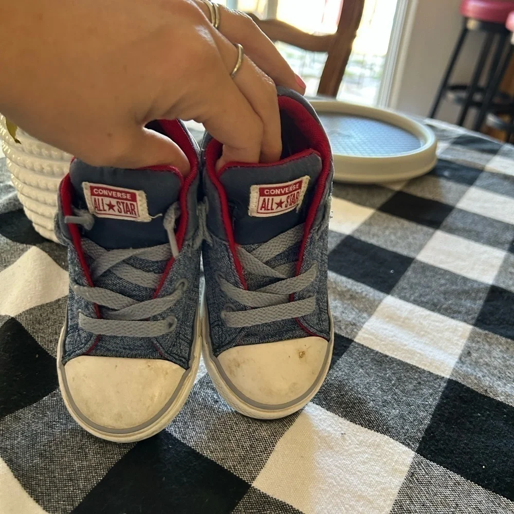 Slip on little boy, converse, size 9
